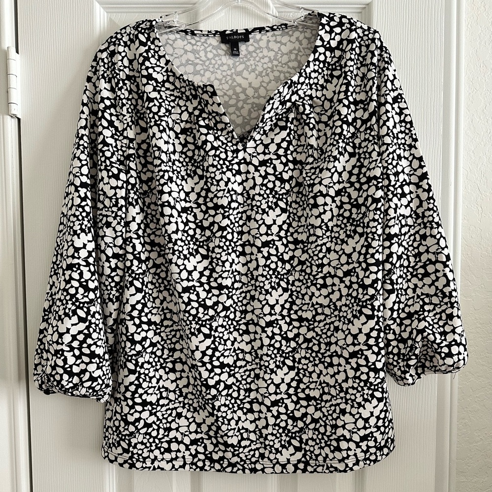 Talbots Women's Black & White Floral Blouse, Size Medium, Polyester/Spandex